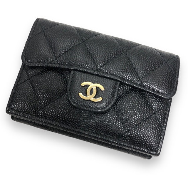 【CHANEL】シャネル クラシックスモールウォレット キャビアスキン ブラック 黒 3つ折り財布 ココマーク レディース 小銭入れ有 良品 RC4371【中古品】