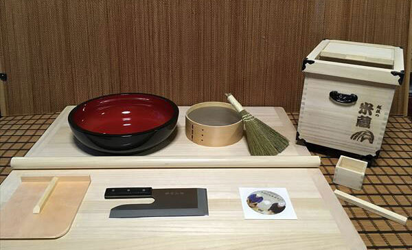 L判フルイ粉ホーキ　高級総桐の米びつ（米蔵焼印）コラボセット kteto42 オフィス木村it21