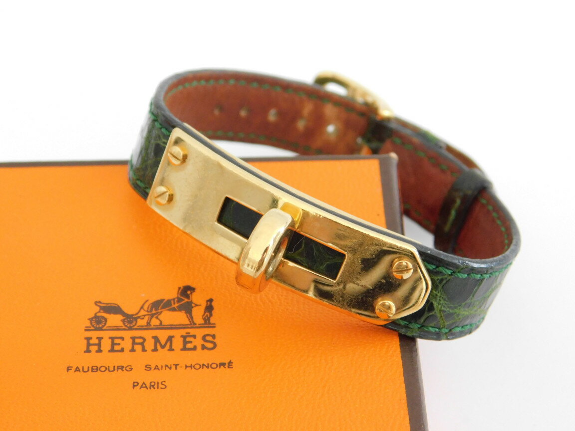 【ブランド名】 　● HERMES エルメス 【アイテム名】 　● クロコダイル ケリーブレスレット 【サイズ】 　● 全長：約20cm 　幅：約1.2cm 　　　（若干の誤差はご容赦ください） 【付属品】 　● 外箱 【状態コメント】 中古品です。微細な傷や汚れがある場合がございます。外箱には汚れやヤケ等がございます。詳しくは画像にてご確認ください。 【画像について】 モニターの発色の具合によって実際のものと色が異なる場合がありますので、ご了承ください。