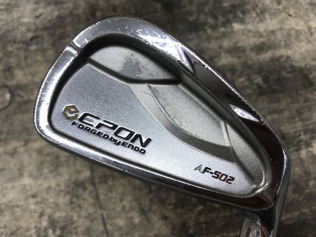 商品詳細 種別 ユーティリティ(ロングアイアンを含む) モデル AF-502 フレックス R 本数 1 長さ 38.25 ライ角 60.5 キックポイント 中調子 ヘッド体積 0 メーカー エポン シャフト NSPRO1050GH ロフト 22 番手 4I クラブ重量 409 バランス D2 ヘッド素材 軟鉄鍛造 定価 23000 傷の程度 ヘッドカバー 無 フェース 【C 】傷が多数目立つ ソール 【C 】傷が多数目立つ グリップ 【C 】傷が多数目立つ クラウン 【C 】傷が多数目立つ シャフト状態 【B-】傷が多数あり その他コメント 単品＃4アイアン　・グリップ：交換推奨