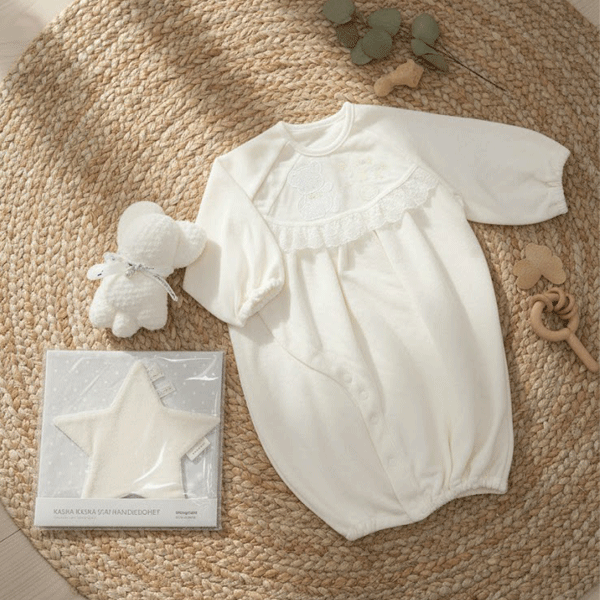 ベビードレスギフトセット　3点ギフトセット　ツーウェイオール　カシャカシャハンカチ　タオル　当店..