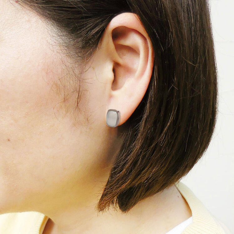 entiereのentiere アンティエーレ ピアス カルセドニー ミント シルバー925 ロジウムメッキ レディース｜アングル2