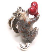 サツルノ:猫のシルバーピンブローチ