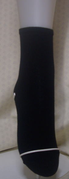 【送料無料！】【オフィス＆カジュアル！】【発熱繊維】【オン＆オフ兼用】【レディス　暖か発熱　ソックス】足もとホッとしっとりうるおい＆ソックス＜黒：22ー25cm＞【ルームウェア】【靴下】【ひざ下ソックス】【クルーソックス】