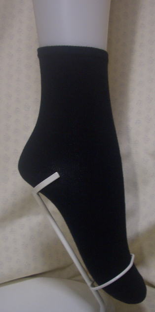 【送料無料！】【オフィス＆カジュアル！】【発熱繊維】【オン＆オフ兼用】【レディス　暖か発熱　ソックス】足もとホッとしっとりうるおい＆ソックス＜黒：22ー25cm＞【ルームウェア】【靴下】【ひざ下ソックス】【クルーソックス】