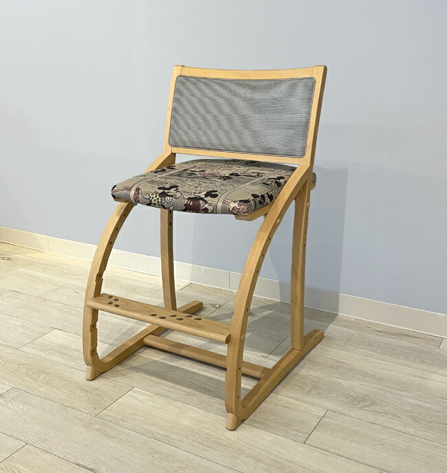 【アウトレット品 55,600円→38,920円】デスクチェア カリモク 椅子 キッズ 子供 木製 高さ調節 OUTLET 処分品 中古 [3]