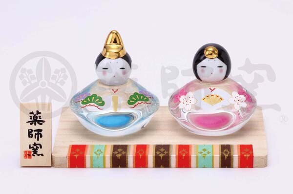 ひな人形 クリスタル ガラス 【 彩絵玻璃座雛(わらべ) 】 モダン コンパクト かわいい ミニ ミニチュア 今どき 人気 おひなさま お雛様 ひな祭り 置物 人形 雛人形 インテリア 雑貨 子供部屋 居間 玄関 カウンター 周り 楽天 ランキング
