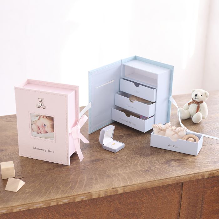 出産祝い 【 インテリア雑貨 おしゃれ かわいい 】 メモリアルボックス (ピンク・ブルー) ギフト プレゼント 御祝い ベビー 赤ちゃん 新生児 母子手帳 へ...