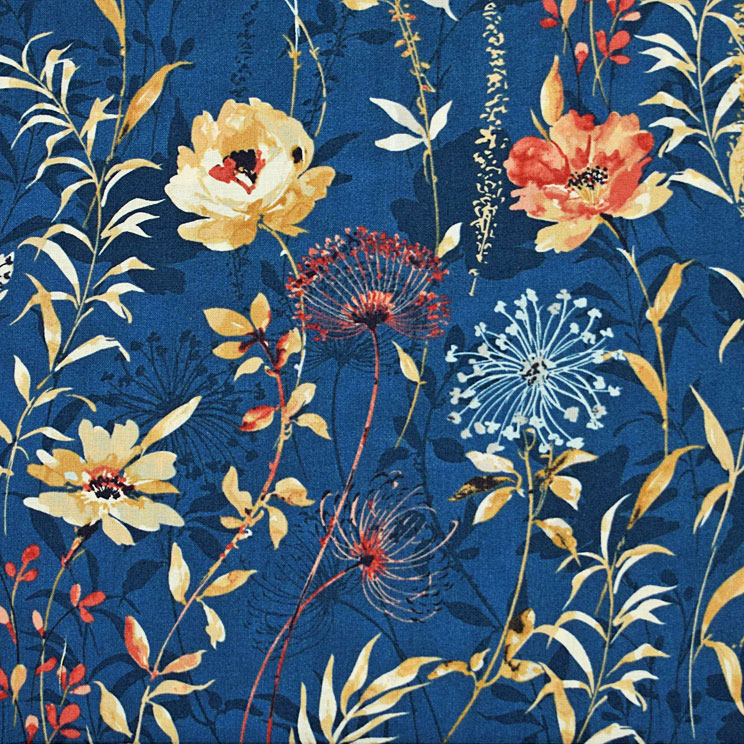 インポートの可愛い花柄 サンダルウッドの花や色々な花 ネイビー MO4900 コットンプリント生地