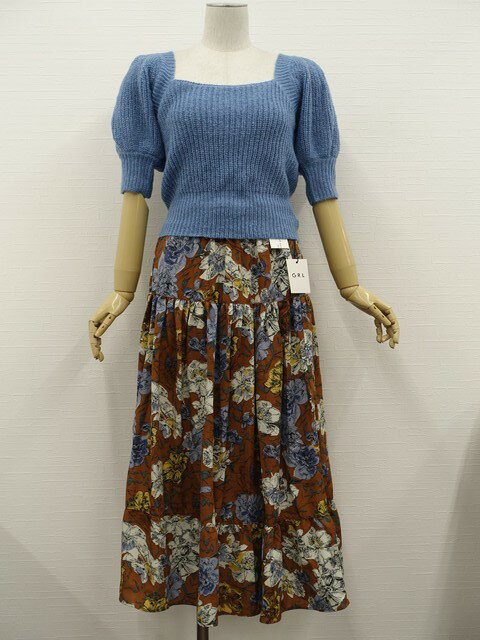 新品タグ付 GRL&earth music&ecology 五分袖ニットセーター+マキシ丈大花柄ティアードスカート コーディネート上下2点セット M相当 スカイ...