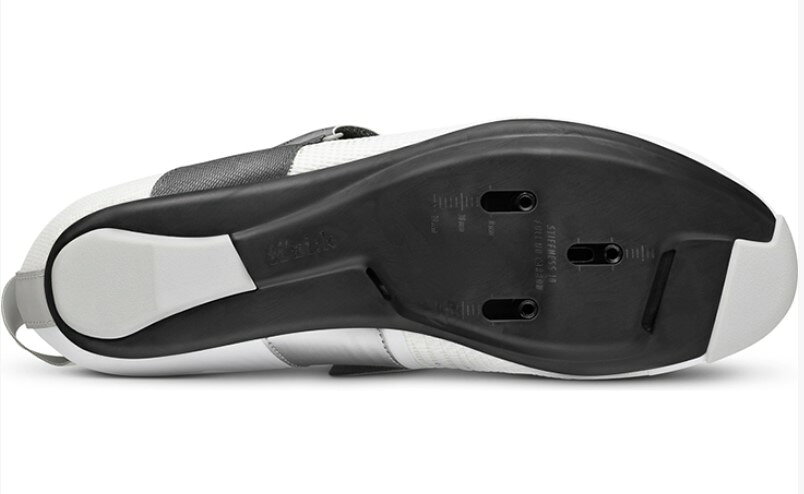 フリート・バイク&トライアスロンのフィジーク トランジーロ ハイドラ エアロウェーブ カーボン TRANSIRO HYDRA AEROWEAVE Carbon トライアスロンシューズ｜アングル2