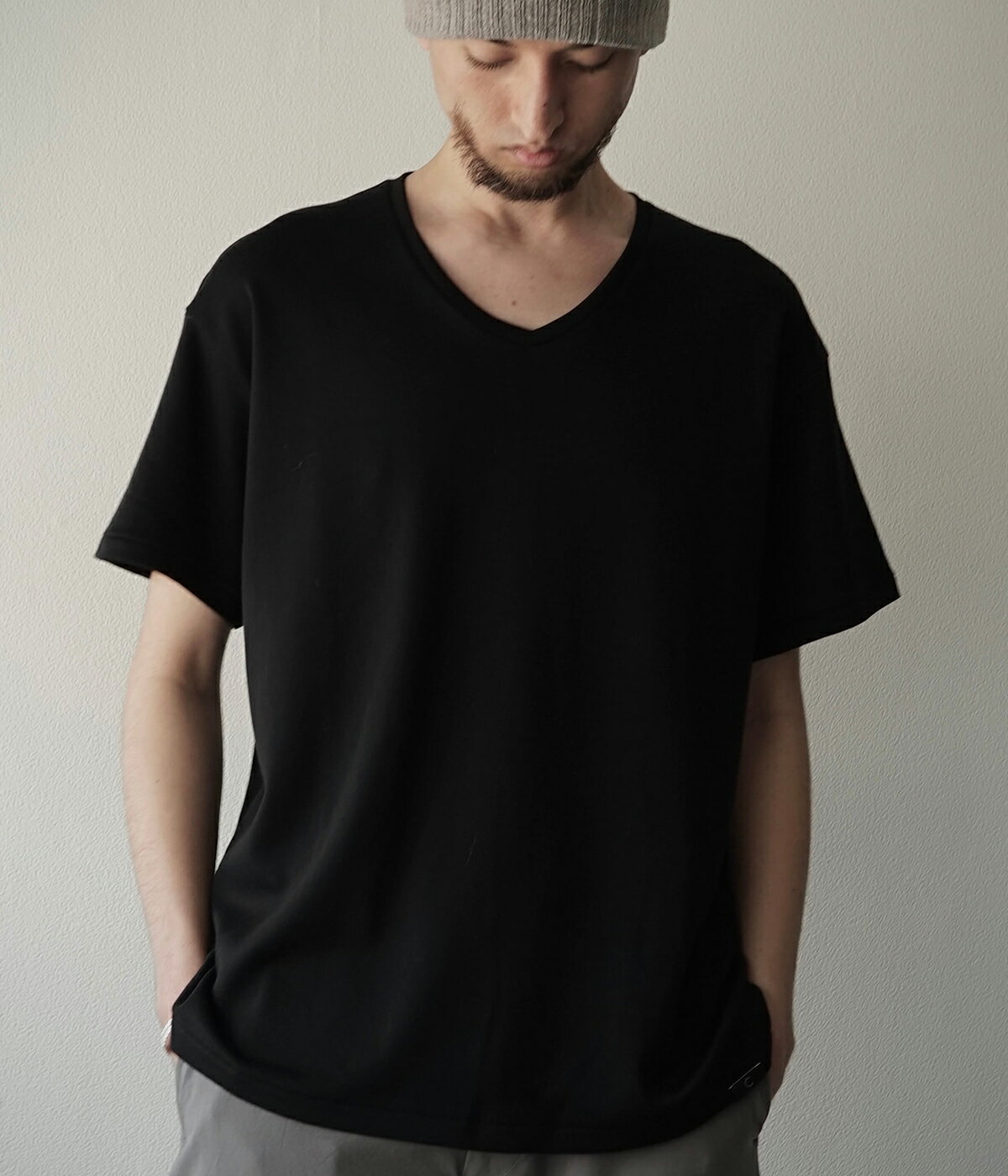 【取り寄せ】【COLINA｜コリーナ】Super Soft Cotton / V_Neck Tee　Tシャツ　半袖　ブラック　黒　ユニセックス　春　夏　秋【98659151】