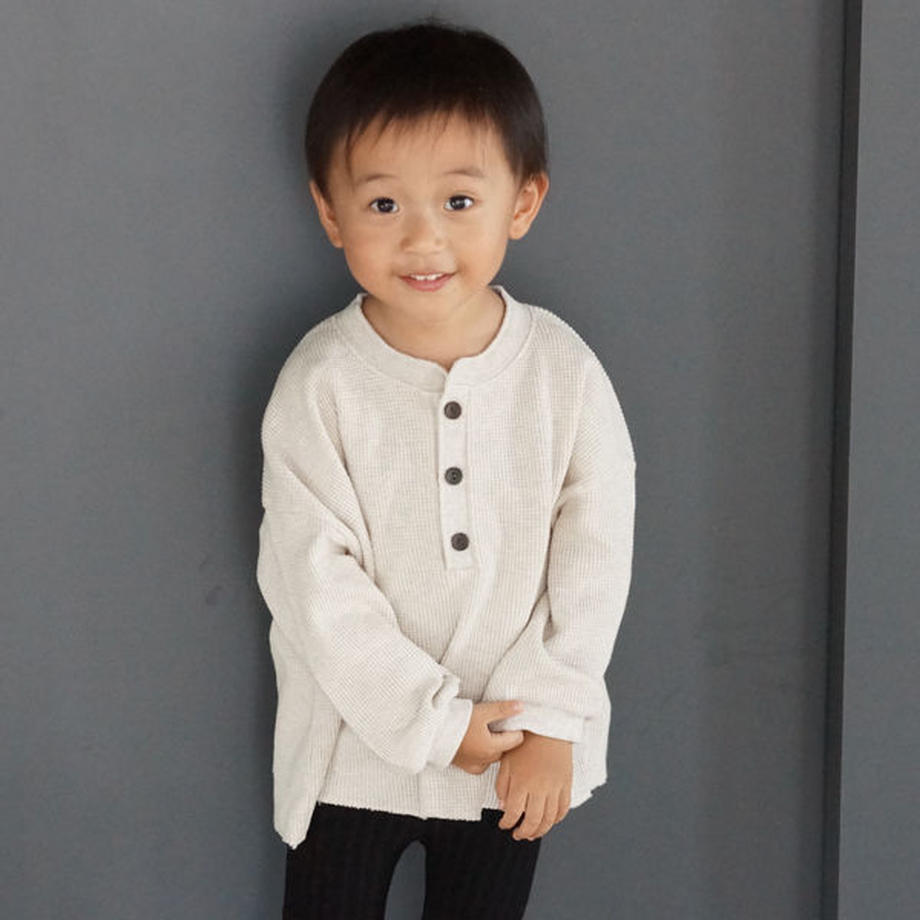 FOCUSの【FOCUS KIDS｜フォーカスキッズ】サーマルロンT　子供服　キッズウェア　アイボリー　ブラック　白　黒　トップス　おしゃれ　韓国服　夏服　綿100% コットン【kidslongtee2】｜アングル2