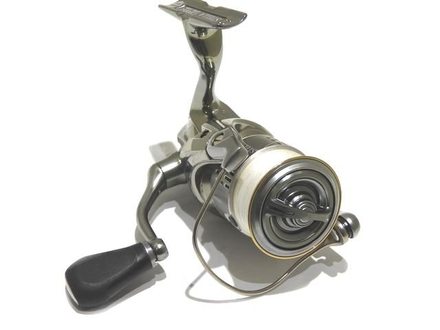 美品 シマノ ステラ C2000S-J スピニングリール ◇ SHIMANO STELLA リール ▼ シルバーカラー フィッシング 釣り 5G