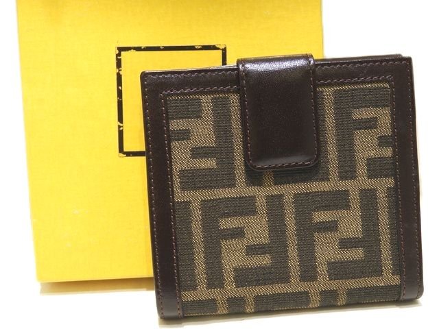 新品同様 FENDI フェンディ Wホック 2つ折り 財布 ☆ ズッカ柄 キャンバス カーキ系 × ダークブラウン系 レザー コンパクト ▼ イト00/6E