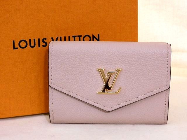 クリスマスプレゼント｜人気ブランドなど女性に贈ったら喜ばれそうな財布のおすすめは？