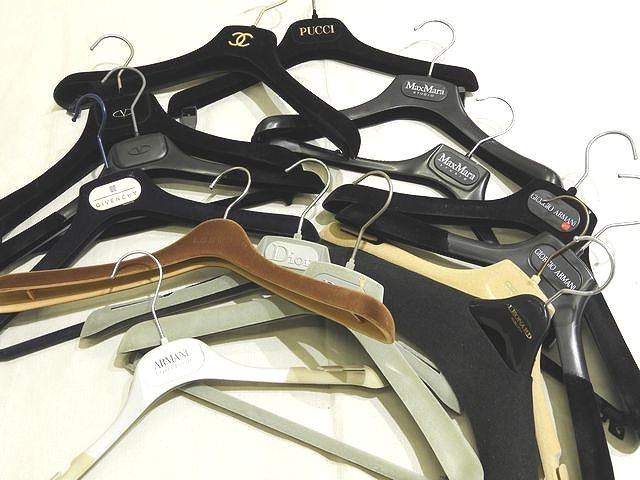 CHANEL　シャネル　ベロア　ブラック　ハンガー　ココマーク　10点セット CHANEL シャネル ベロア ブラック ハンガー ココマーク 10点セット