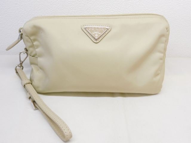 樂天商城 - プラダ ミディアム Re-Nylon ポーチ ■ 1NS693 ハンドストラップ 薄ベージュ系 ナイロン PRADA□8C8D
