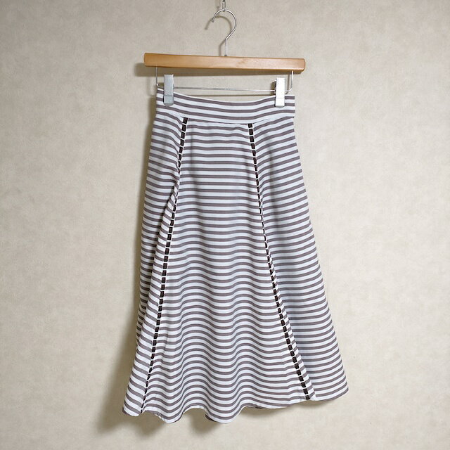 an another angelus はしごリボン使いストライプフレアースカート ボーダー ロングスカート ホワイト ..