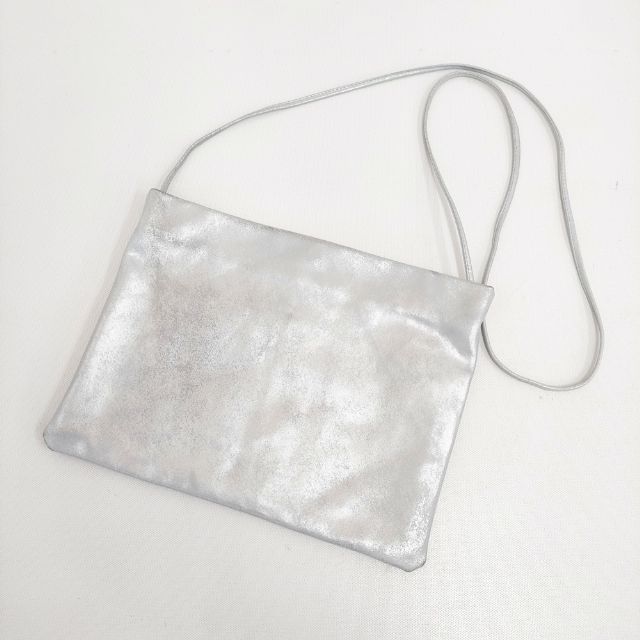 Rakuten - as couture アズ・クチュール ICE SILVER サコッシュ レザー クラック加工 ショルダーバッグ シルバー レディース【中古】6-0318G