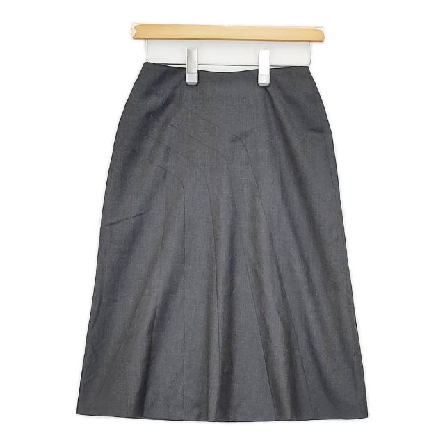 L263401-91308-19 商品説明 ブランド DES PRES アイテム スカート 切替 ウール カラー グレー※色は実物を見て判断したものを記載しております。発売時のカラー展開は把握しておりませんので、メーカー公式のカラーとは異な...