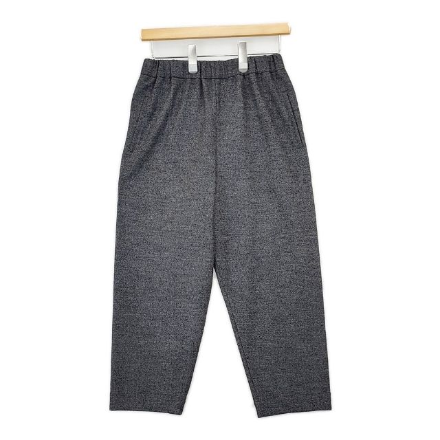 L276855-967608-209 商品説明 ブランド ARTS&SCIENCE アイテム パンツ ヘリンボーン イージーパンツ 083-L313-331 ウール カラー グレー※色は実物を見て判断したものを記載しております。発売時のカラー展開は把握しておりませんので、メーカー公式のカラーとは異なる場合もございます事をご了承くださいませ。 性別タイプ レディース 表記サイズ 1 実寸サイズ 総丈：約86cmウエスト：約33cmウエスト最長：約46cm股上：約41cm股下：約50.5cmヒップ：約40cmワタリ幅：約32cm裾幅：約18cm※採寸画像がある商品はハンガーに吊るした状態での計測のため、平置きでの採寸とは差が生じる場合がございます。平置きでの実寸サイズをご希望の場合は、ご購入前に必ずご質問ください。 ※記載以外のサイズが合わないことを理由とした返品はできませんので、 記載部分以外で実寸サイズの気になる箇所があれば必ず購入前にご質問ください。 品質表示 毛95％ ナイロン5％ 季節・シーズン 秋冬 状態 【参考ランク】 A 【全体の印象】 使用感が少なく全体的に綺麗に感じられます。 ※保管時にできた折りジワ、繊維付着などはご容赦下さい。 仕様 フロント： なし ポケット：あり透け感： なし 裾： シングルステッチ ウエスト調整： ゴム（紐なし） 裏地： なし その他 ※モニターの発色の具合によって実際のものと色が異なる場合があります。 質問などありましたらご遠慮なくどうぞ！