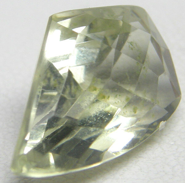 Gems 楽天市場支店の天然グリーンアメジスト8.05ct｜アングル2