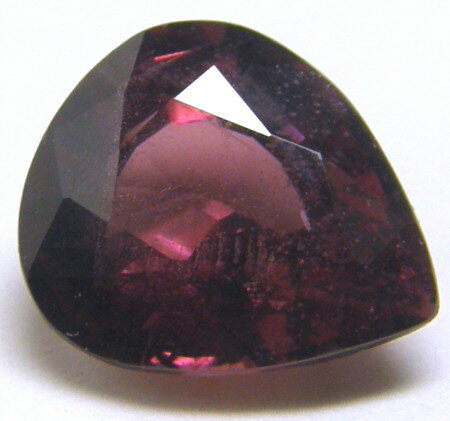 宝石名 天然ロードライトガーネット 産地 アフリカ産 重さ 2.01ct サイズ 8.6x7.4x4.3ミリ 色 ワインレッド色 商品説明 ワインレッドカラー ロードライトガーネット。 発送 簡易書留郵便も対応しています。重さにより価格変わります。