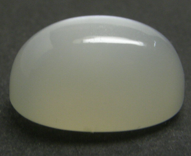 宝石名 天然ムーンストーン 産地 インド産 重さ 7.14ct サイズ 13.5x9x7.7ミリ 色 ホワイト色 商品説明 発送 簡易書留郵便も対応しています。重さにより価格変わります。基本430円