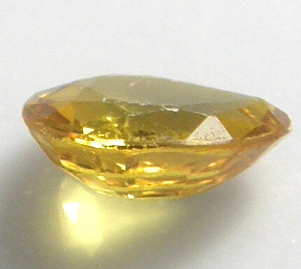 天然石 イエローサファイア0.38ct　9月誕生石