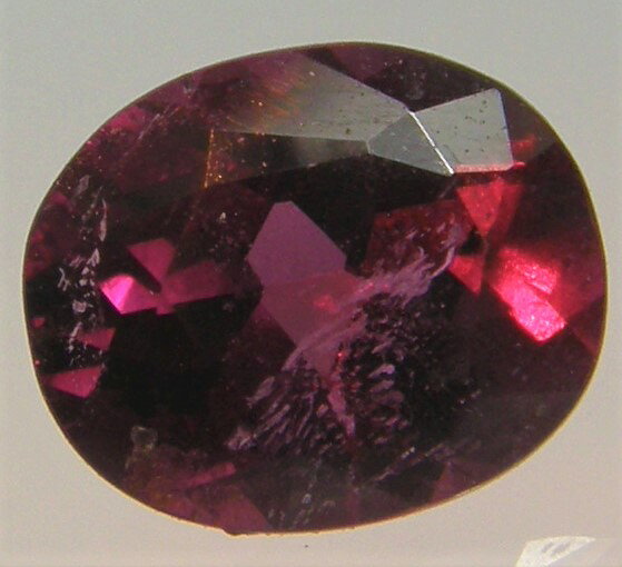 Gems 楽天市場支店の天然石　カラーチェンジガーネット1．43ct｜アングル2