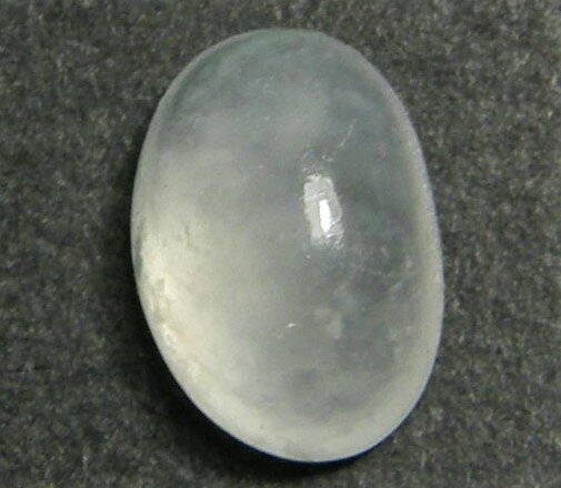 宝石名 　天然石　翡翠 産地 　ミャンマー産 重さ 　0．81ct サイズ 石のサイズ約　6．6x4．5x3．2ミリ 色 　ホワイト色 商品説明 　透明度高いローカンタイプ　ホワイト翡翠　染め含侵無しナチュラルカラー　グリーン色一部あります...