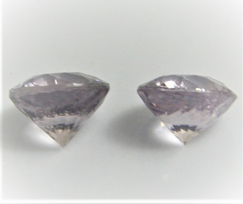 天然石　パープルスピネル1．29ctペアー