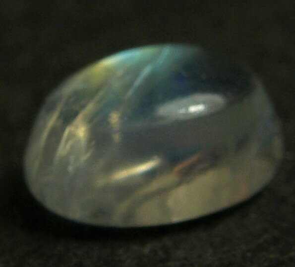 天然石　レインボームーンストーン0．60ct