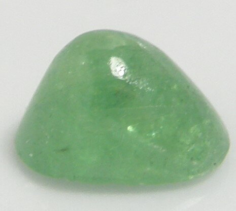 宝石名 　天然　グリーンガーネット 産地 　アフリカ産 重さ 　1．34ct サイズ 　7．3x6．1x4．1ミリ 色 　緑色 商品説明 　明るいグリーンカラー　カボッションカット　グリーングロッシュラーライト。 発送 簡易書留郵便も対応しています。重さにより価格変わります。