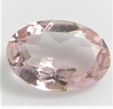 宝石名 天然　ピンクトルマリン 産地 　ブラジル産 重さ 　0．37ct サイズ 　5．9x4．15x2．2ミリ 色 　ピンク色 商品説明 　明るいピンクカラートルマリン　アイクリーン。 発送 簡易書留郵便も対応しています。重さにより価格変...