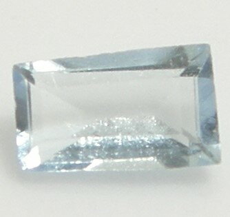 天然石　アクアマリン0．19ct