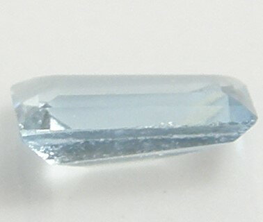天然石　アクアマリン0．19ct