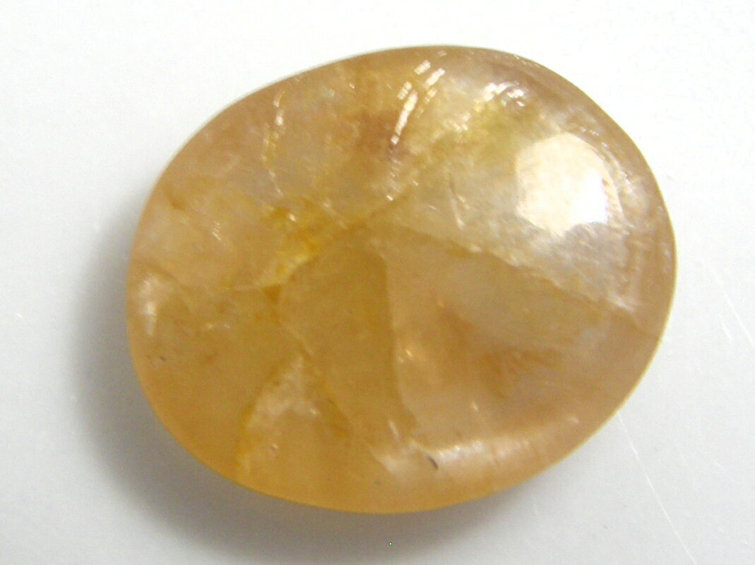 天然石　イエロートラピッチェサファイア3．66ct