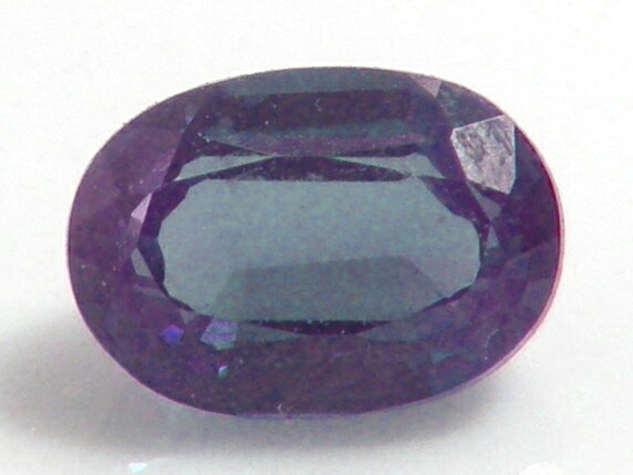 宝石名 　合成　アレキサンドライト　「クリソベリル成分」 産地 　産 重さ 　　1．08ct サイズ 　7．1x5x3．4ミリ 色 　ブルー色～レディッシュ変色 商品説明 　合成クリソベリル成分アレキサンドライト　ペンライト照射時確認、変色...