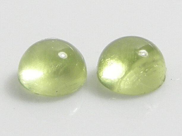 天然石　ペリドット0．74ct　ペアー