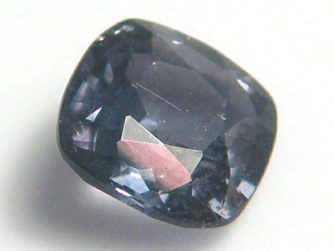 天然石　ブルースピネル0．91ct