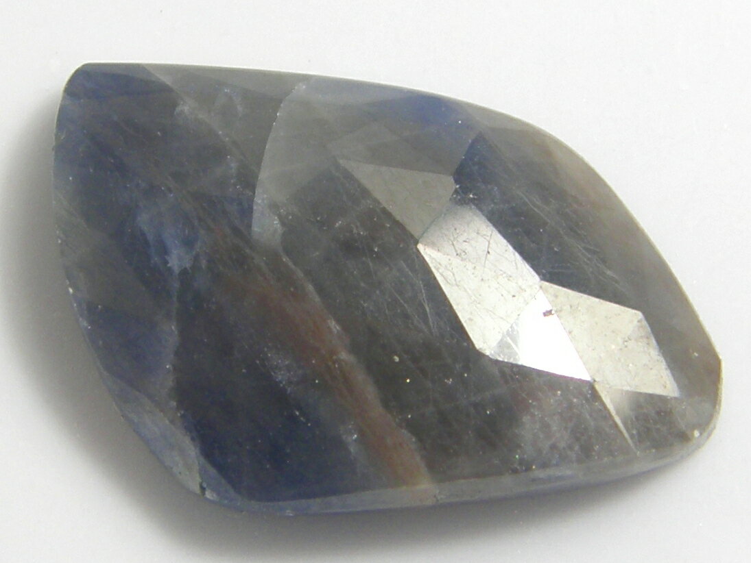 天然石　ブルーサファイア18．63ct　ローズカット