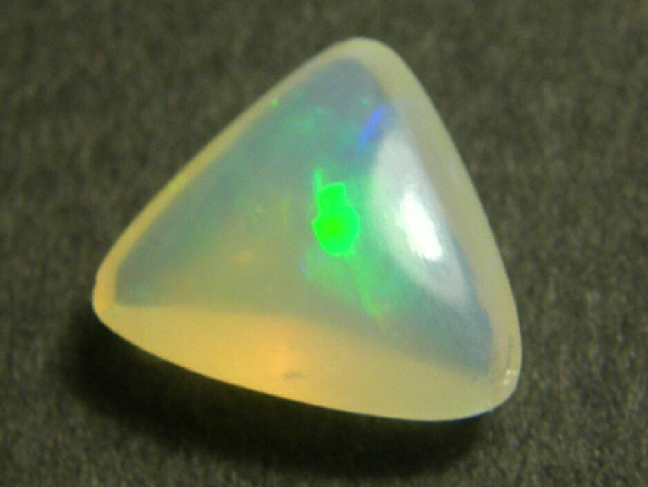 天然石　ウォーターオパール0．74ct