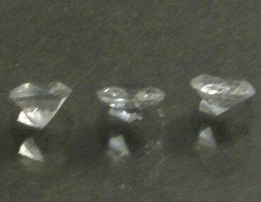 天然　ホワイトサファイア0．34ct　3個