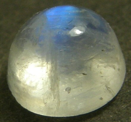 天然　ブルームーンストーン0．75ct