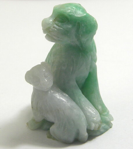 天然 翡翠 26グラム 犬彫刻品 天然 翡翠 26グラム 犬彫刻品