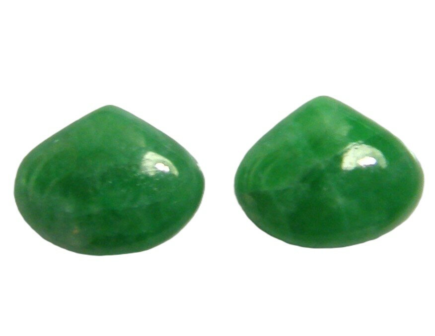 宝石名 天然翡翠 産地 ミャンマー産 重さ 　2個1．42ct サイズ 約　5．2x6．5ミリ 色 緑色 商品説明 翡翠ペア　染め含浸無しナチュラルカラー。 発送 簡易書留郵便も対応しています。重さにより価格変わります。