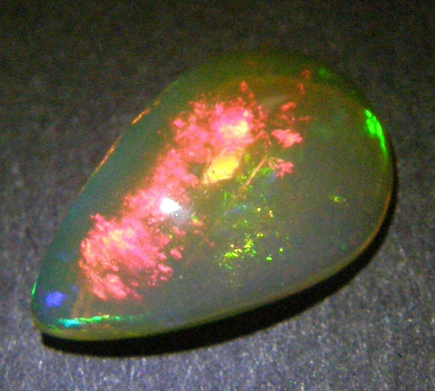 天然　オパールキャッツアイ1．18ct