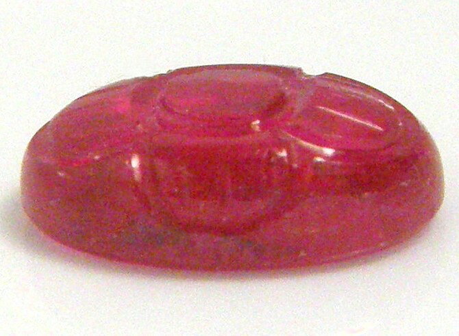 Gems 楽天市場支店の合成　ルビー4．23ct彫刻品｜アングル2